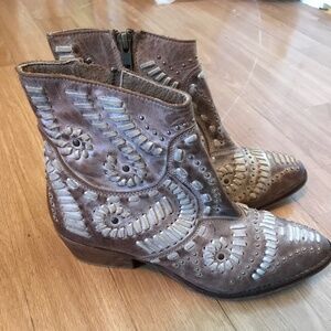 Matisse fiesta leather boot with embroidery size 7